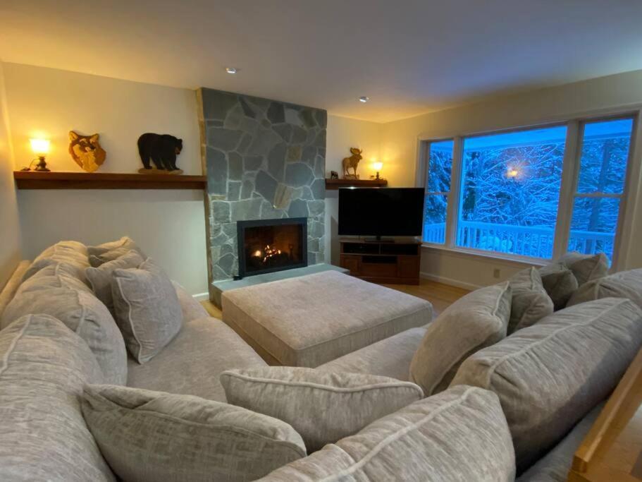 Beautiful Spacious Home W/ Game Room. Γκίλφορντ Εξωτερικό φωτογραφία