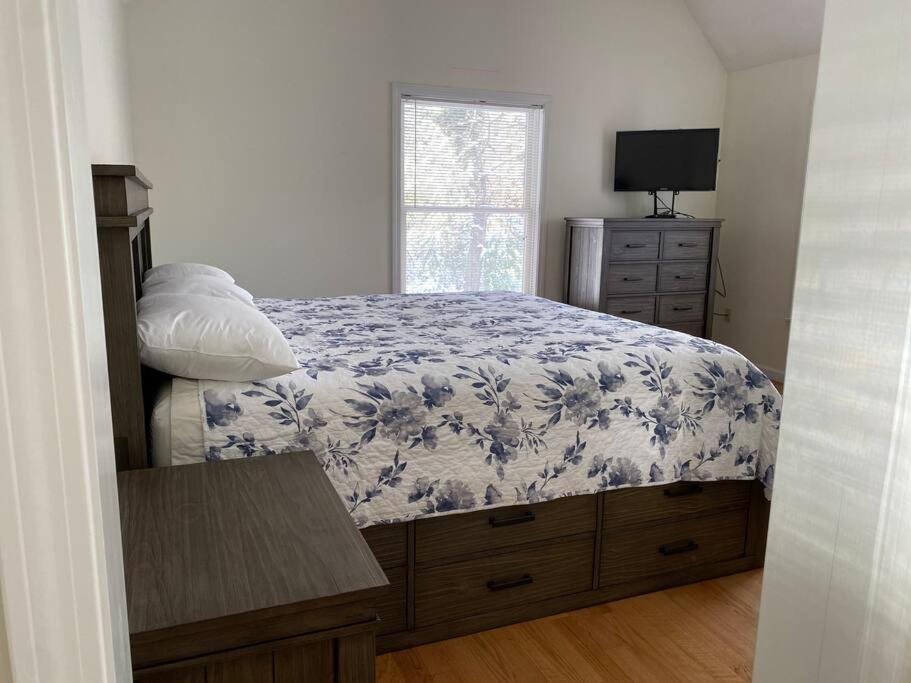 Beautiful Spacious Home W/ Game Room. Γκίλφορντ Εξωτερικό φωτογραφία