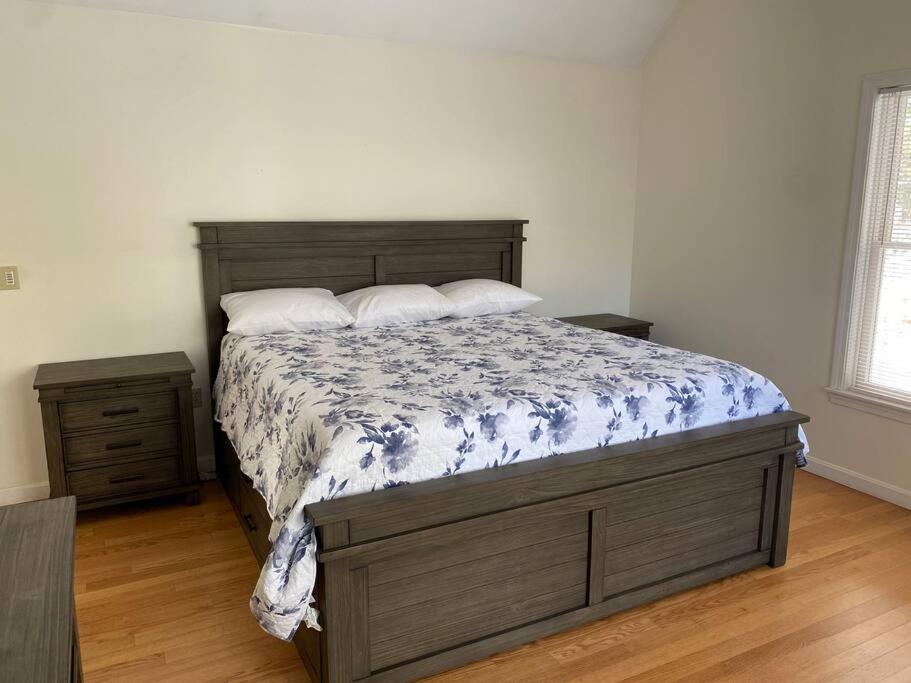 Beautiful Spacious Home W/ Game Room. Γκίλφορντ Εξωτερικό φωτογραφία